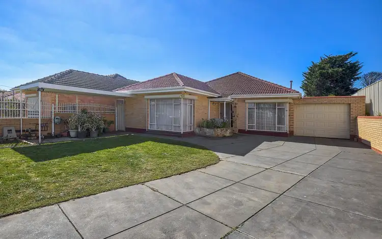 5 CARUSO Avenue, Seaton SA 5023