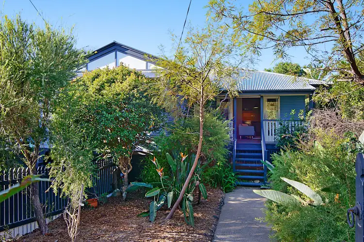 22 Currong Street, Kenmore QLD 4069