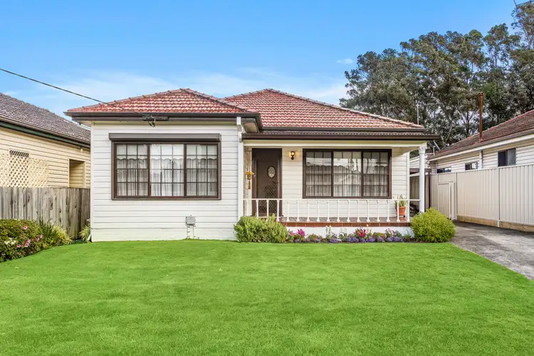6 Crawford Avenue, Gwynneville NSW 2500