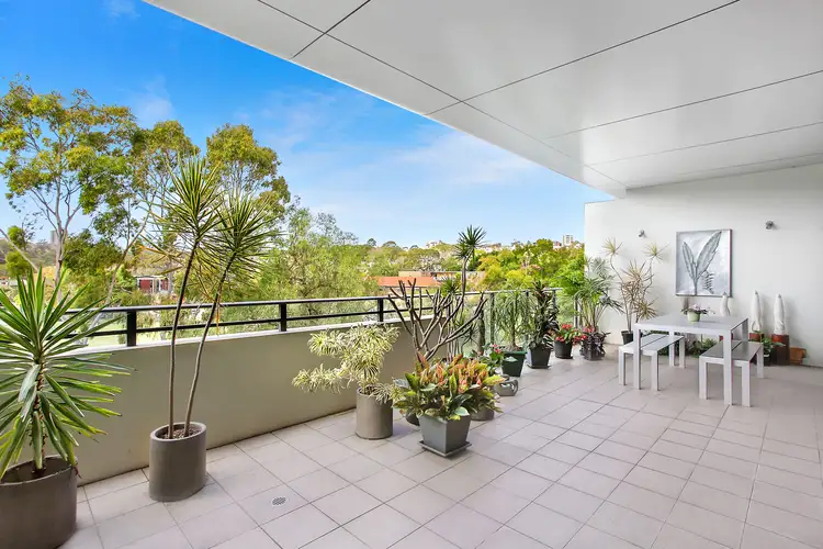 Third view of Homely apartment listing, 4404/12 Neild Avenue, Darlinghurst NSW 2010
