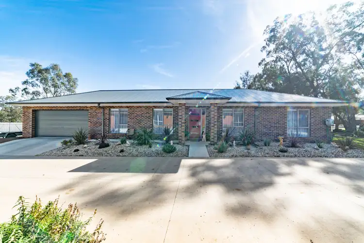 8/21 Scullys Lane, Heathcote VIC 3523