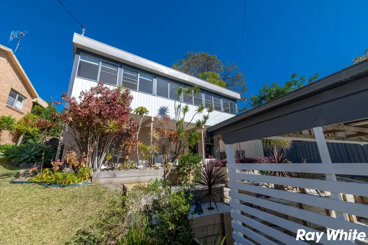 7 Seabreeze Parade, Green Point NSW 2428