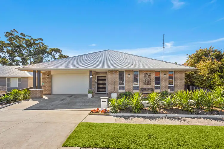 7 Leawarra Avenue, Warilla NSW 2528