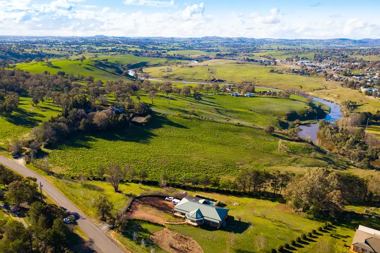 25 Irvine Drive, Yass NSW 2582