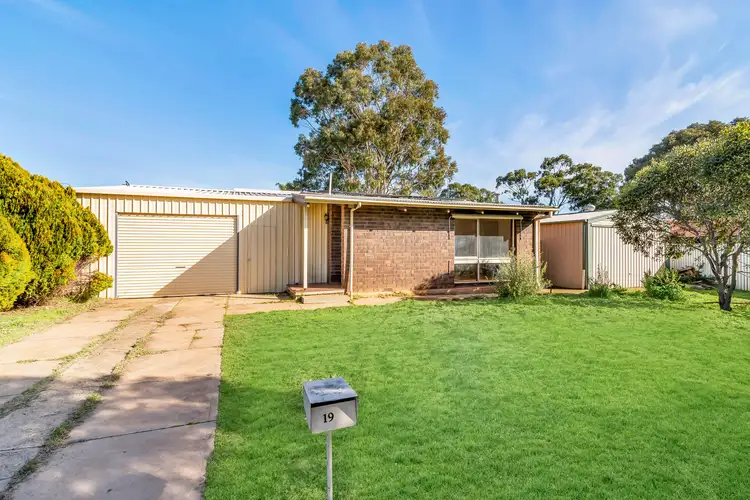 19 Karinga Crescent, Munno Para SA 5115