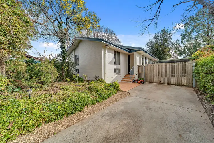 6 Carlton Place, Holt ACT 2615