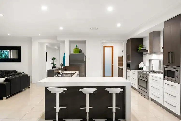 Fourth view of Homely house listing, 5 Kingham Place, Carindale QLD 4152