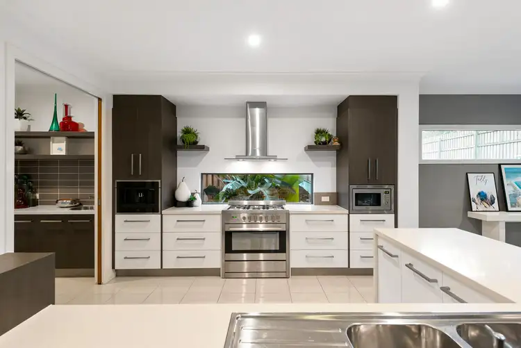 Fifth view of Homely house listing, 5 Kingham Place, Carindale QLD 4152