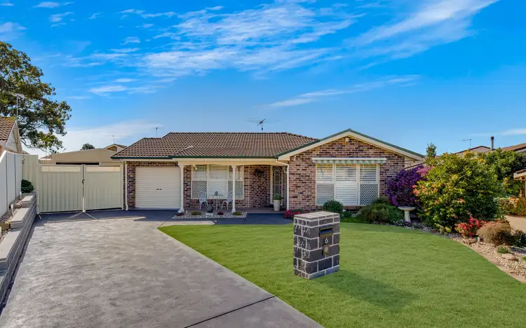 6 Yukon Place, Kearns NSW 2558