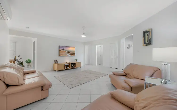 Second view of Homely house listing, 6 Yukon Place, Kearns NSW 2558