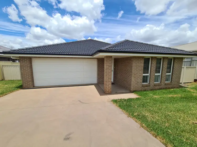 15 Koala Street, Parkes NSW 2870