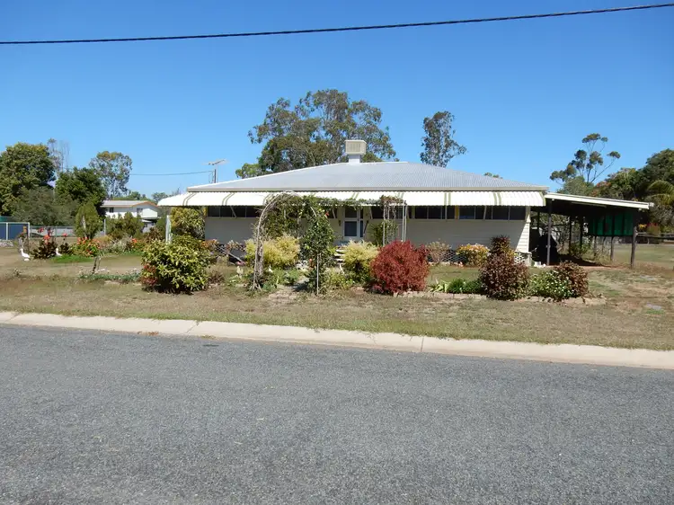 16 Warren Street, Goovigen QLD 4702