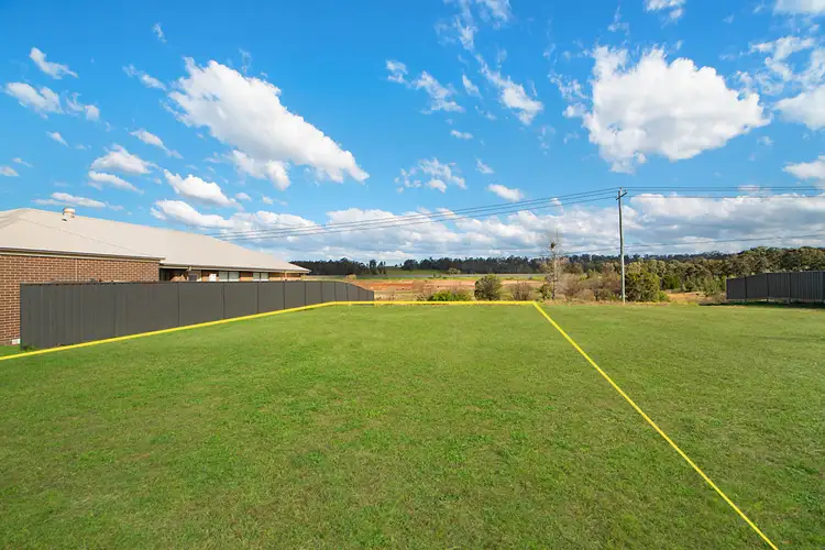 15 Conquest Close, Rutherford NSW 2320