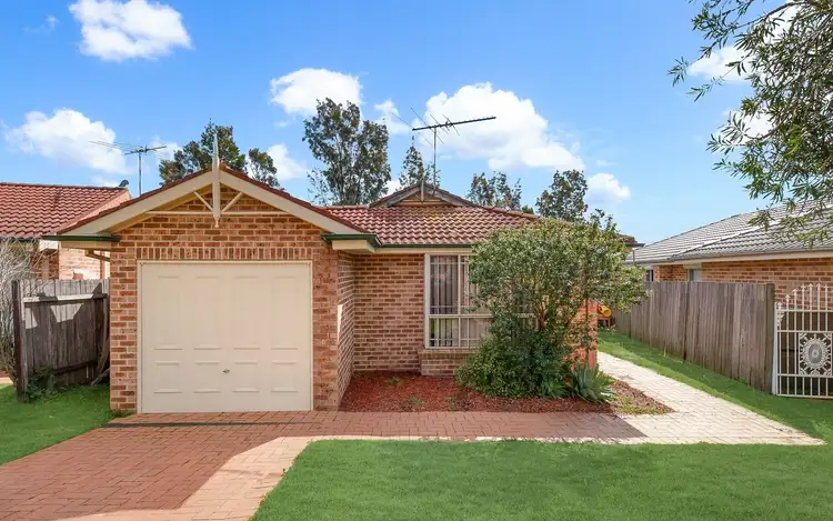 33 Parkholme Circuit, Englorie Park NSW 2560