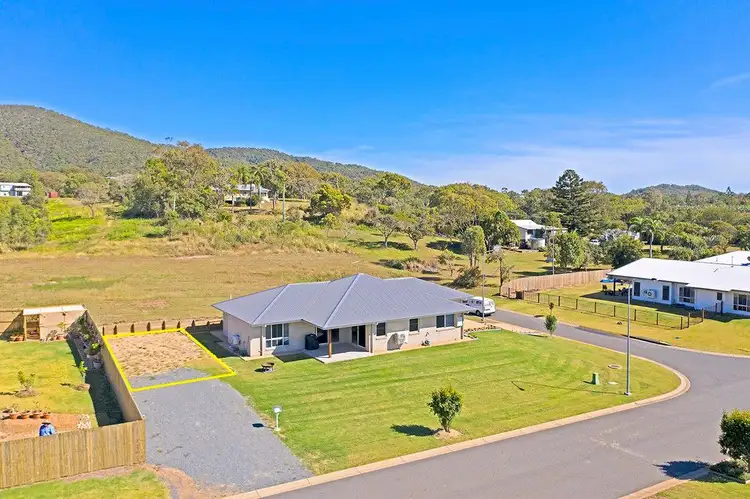 10 Cape Manifold Avenue, Pacific Heights QLD 4703