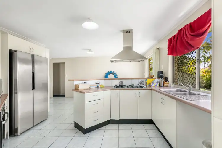 Sixth view of Homely house listing, 2 Magpie Court, Deception Bay QLD 4508