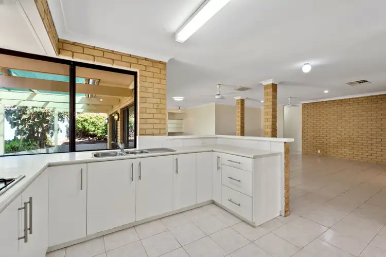 Seventh view of Homely house listing, 2 Chandler Road, Sorrento WA 6020