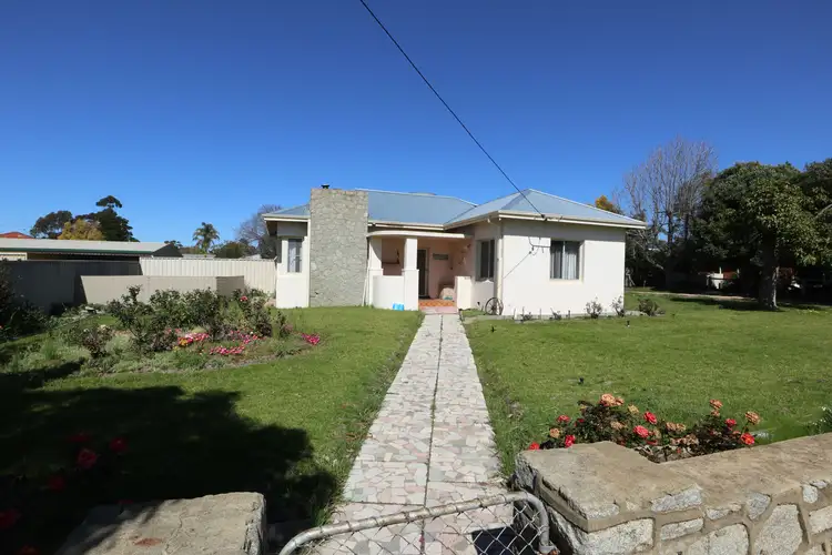 71 Clayton Road, Narrogin WA 6312
