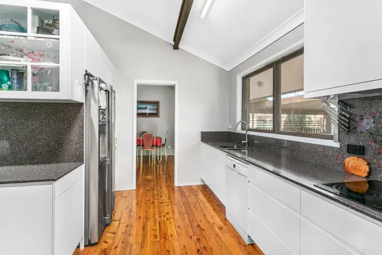 25 Orchid Avenue, Albion Park Rail NSW 2527