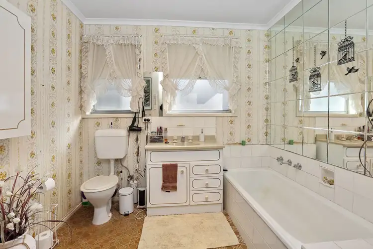 Fifth view of Homely house listing, 7 Moray Court, Corio VIC 3214