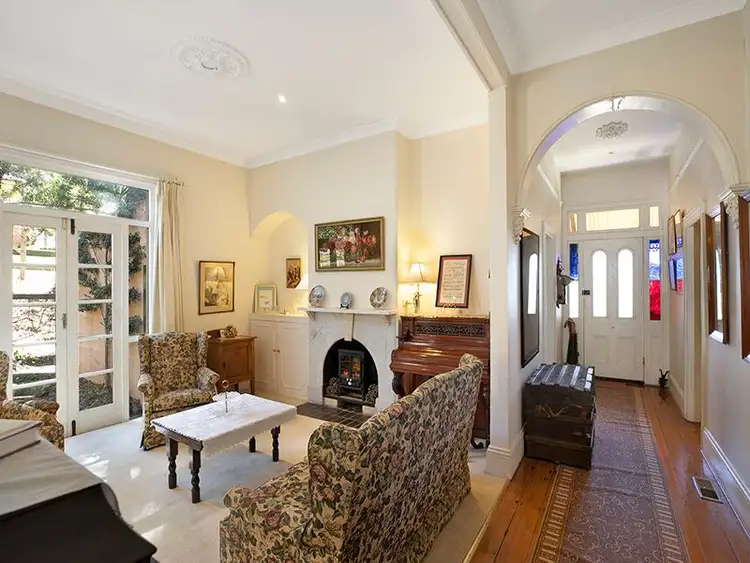 16 Louisa Street, Mittagong NSW 2575