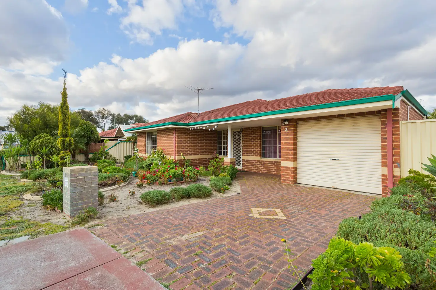 Main view of Homely house listing, 2/3 Belair Gardens, Ballajura WA 6066