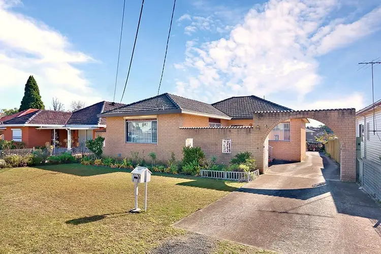 8 Richardson Street, Fairfield NSW 2165