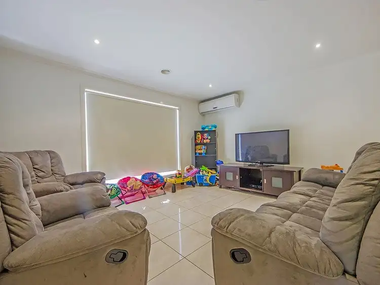 Sixth view of Homely house listing, 8 Toritta Way, Truganina VIC 3029
