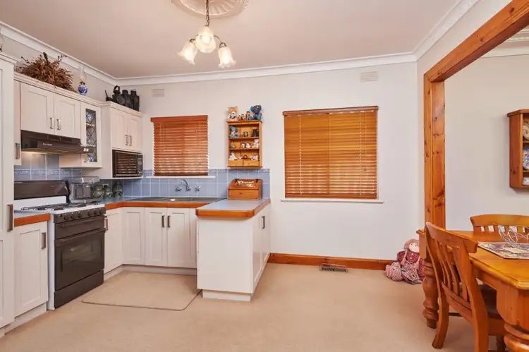 Fifth view of Homely house listing, 8 Waranga Avenue, Mount Austin NSW 2650