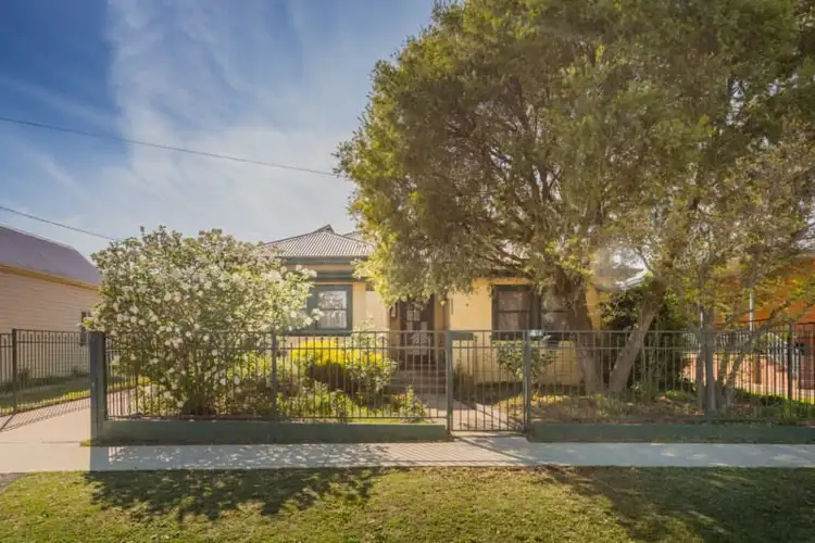 4 Autumn Street, Orange NSW 2800