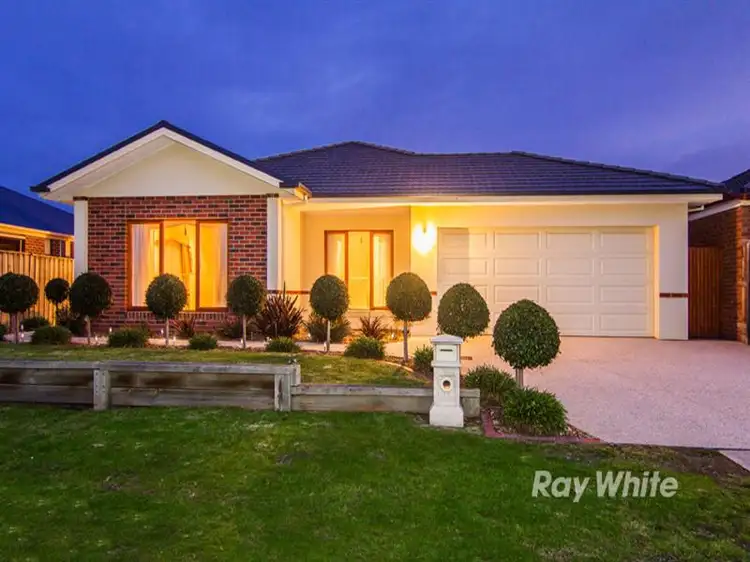 11 Firestone Green, Cranbourne VIC 3977