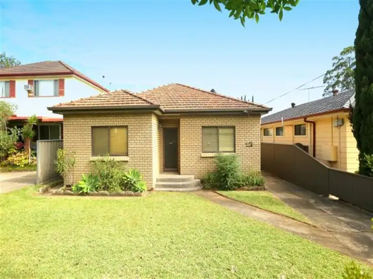 80 Hillcrest Avenue, Greenacre NSW 2190