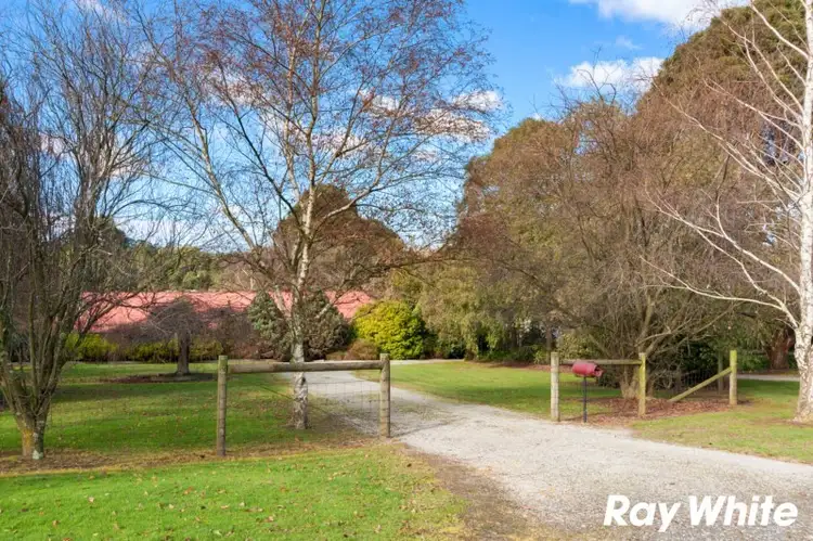 7 Surman Court, Drouin VIC 3818