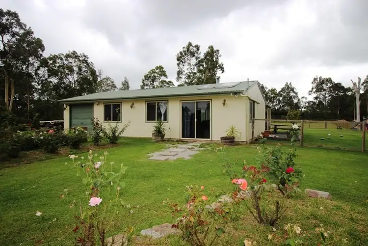 138 Lake Road, Elrington NSW 2325