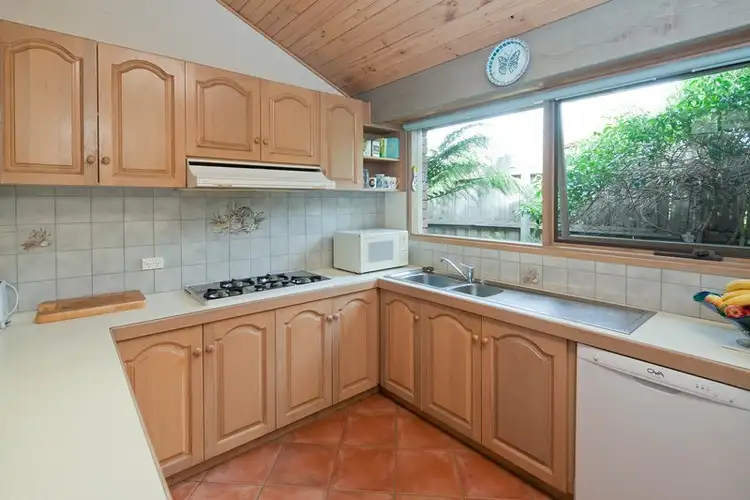 Fifth view of Homely house listing, 6 Banksia Court, Langwarrin VIC 3910