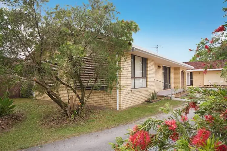 1/3 Melia Place, Yamba NSW 2464
