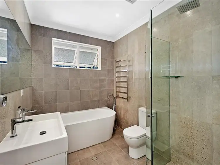 Fourth view of Homely house listing, 8 Finian Avenue, Killarney Heights NSW 2087