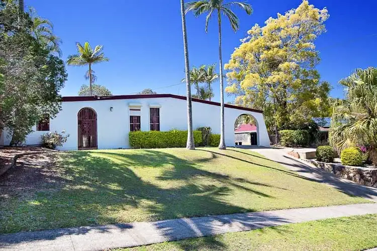 4 Molesworth Street, Seventeen Mile Rocks QLD 4073