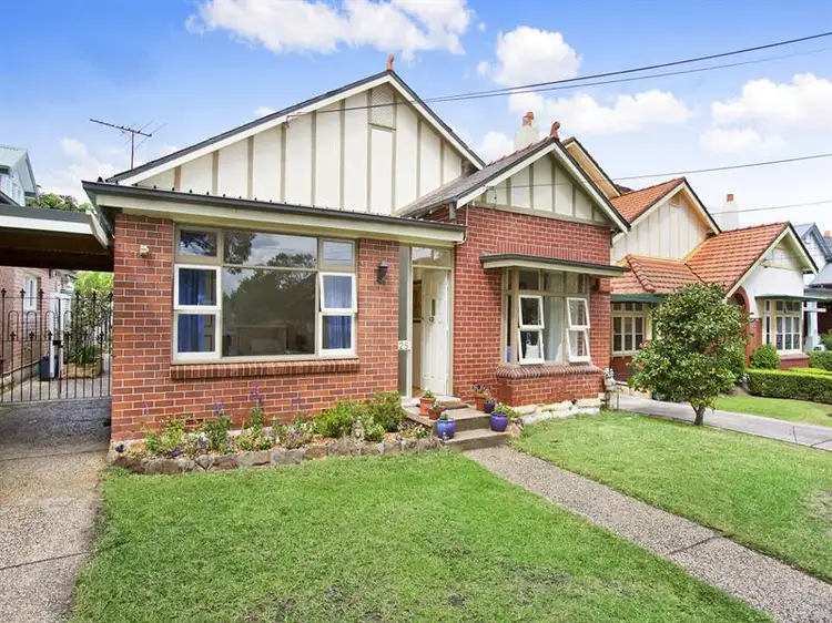 25 Lenore Street, Russell Lea NSW 2046