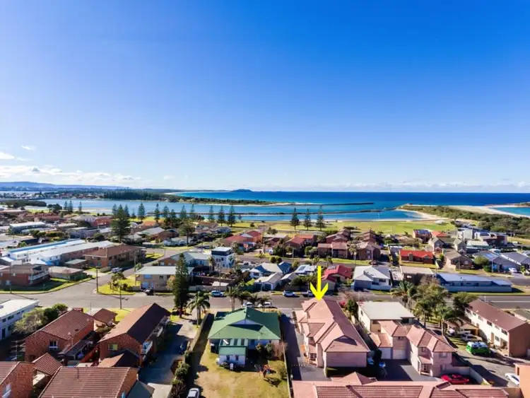 Second view of Homely house listing, 1/58-60 Peterborough Avenue, Lake Illawarra NSW 2528