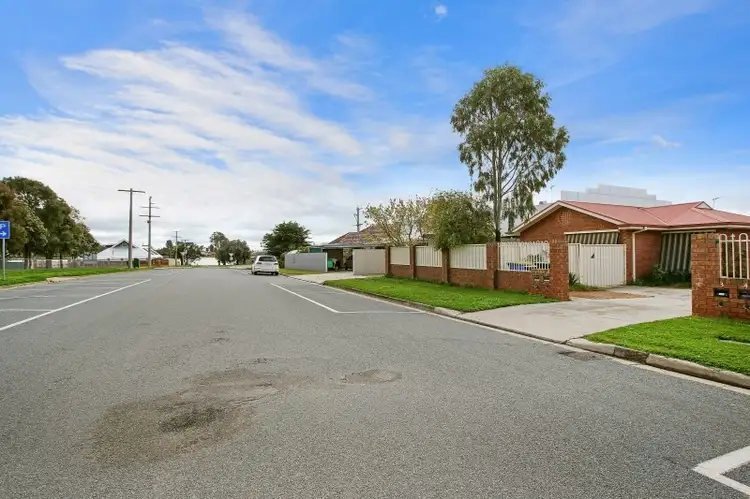 2/4 Hovell Street, Yarrawonga VIC 3730