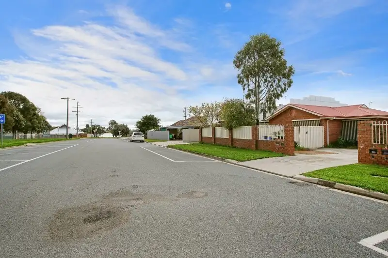 Main view of Homely house listing, 2/4 Hovell Street, Yarrawonga VIC 3730