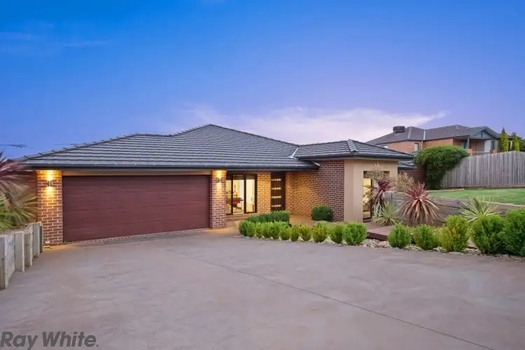 17 Clover Court, Romsey VIC 3434