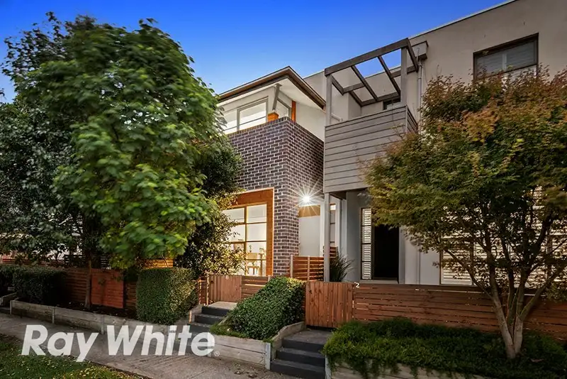 Main view of Homely townhouse listing, 3/9-11 Manikato Avenue, Mordialloc VIC 3195