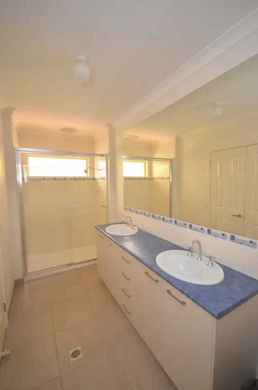 Fifth view of Homely house listing, 10 Shiraz Court, Moama NSW 2731