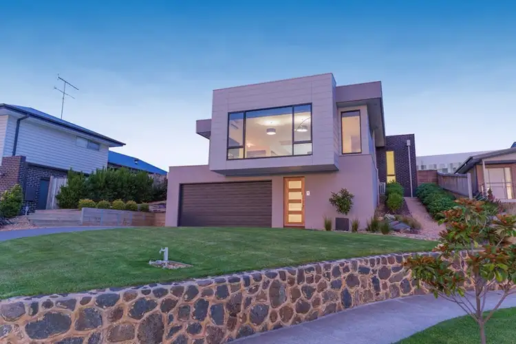 2 Manche Court, Highton VIC 3216