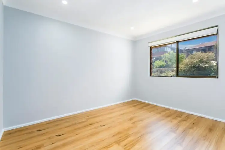 Sixth view of Homely unit listing, 4/15 Melinda Grove, Lake Heights NSW 2502