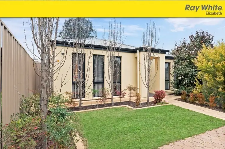 16 Carney Close