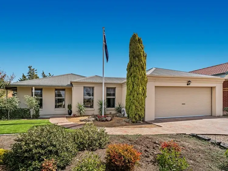 15 Shields Court, Sydenham VIC 3037