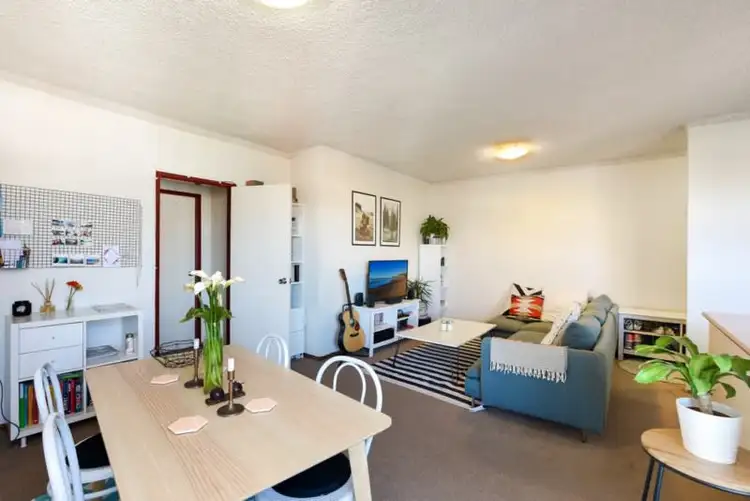 105 QUEENSCLIFF Road